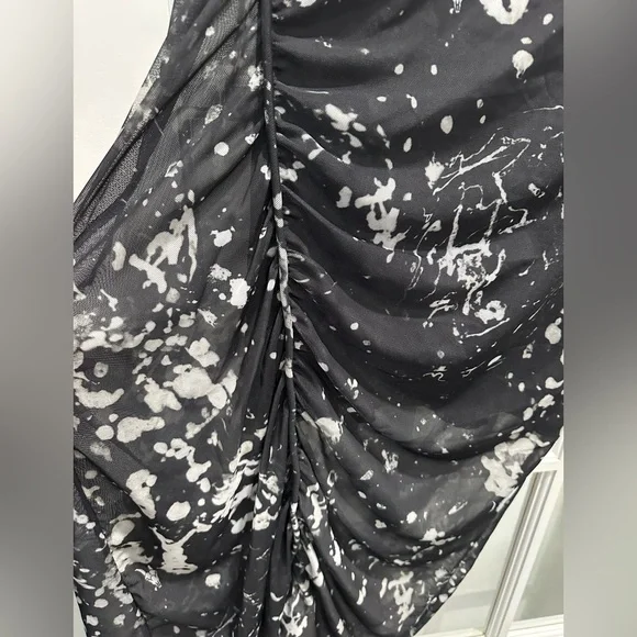 Code X Mode Elegant Black and White Sleeveless Dress - Size Medium - Picture 3 of 6